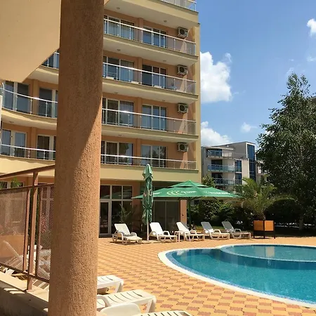 מלון Beatris Family House 3*