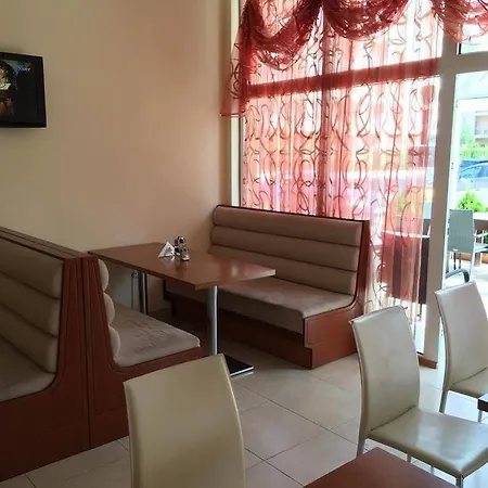 מלון Beatris Family House 3*