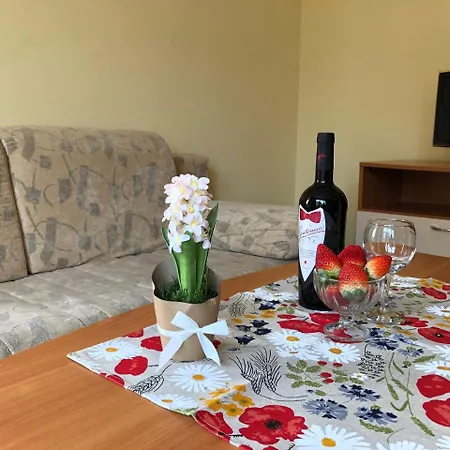 Beatris Family House מלון
