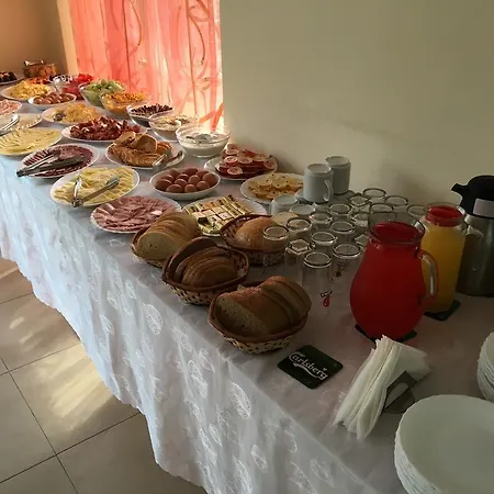 Beatris Family House 酒店 阳光海滩