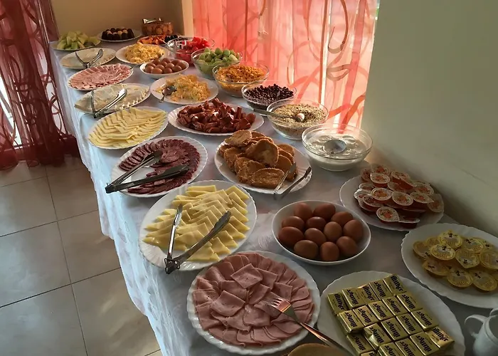 Beatris Family House Отель