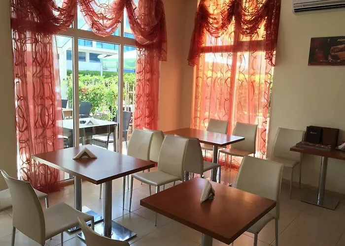 Отель Beatris Family House Солнечный берег