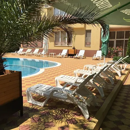 Отель Beatris Family House